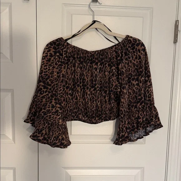 She + Sky Animal Print Flared Sleeve Blouse - Picture 2 of 6
